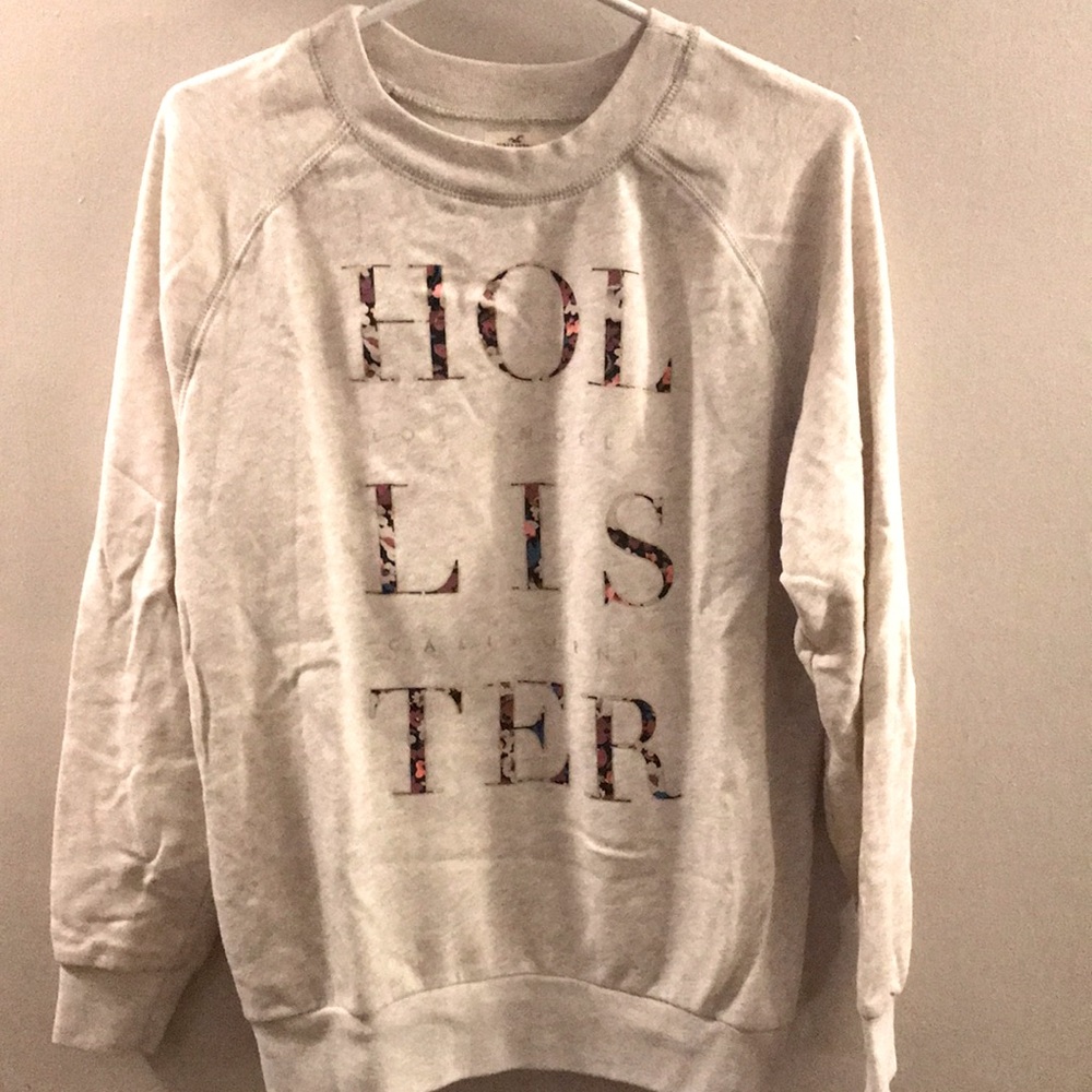 NWOT-Hollister (XS)long sleeve sweatshirt